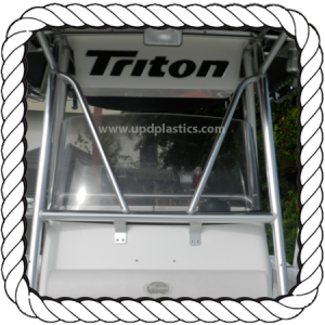 Triton船18新利luck在线娱乐网挡风玻璃
